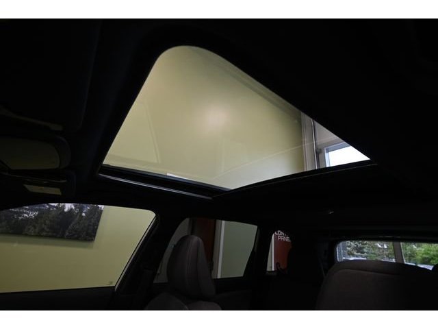 New 2026 CRYSTAL WHITE PEARL Subaru Premium image 18