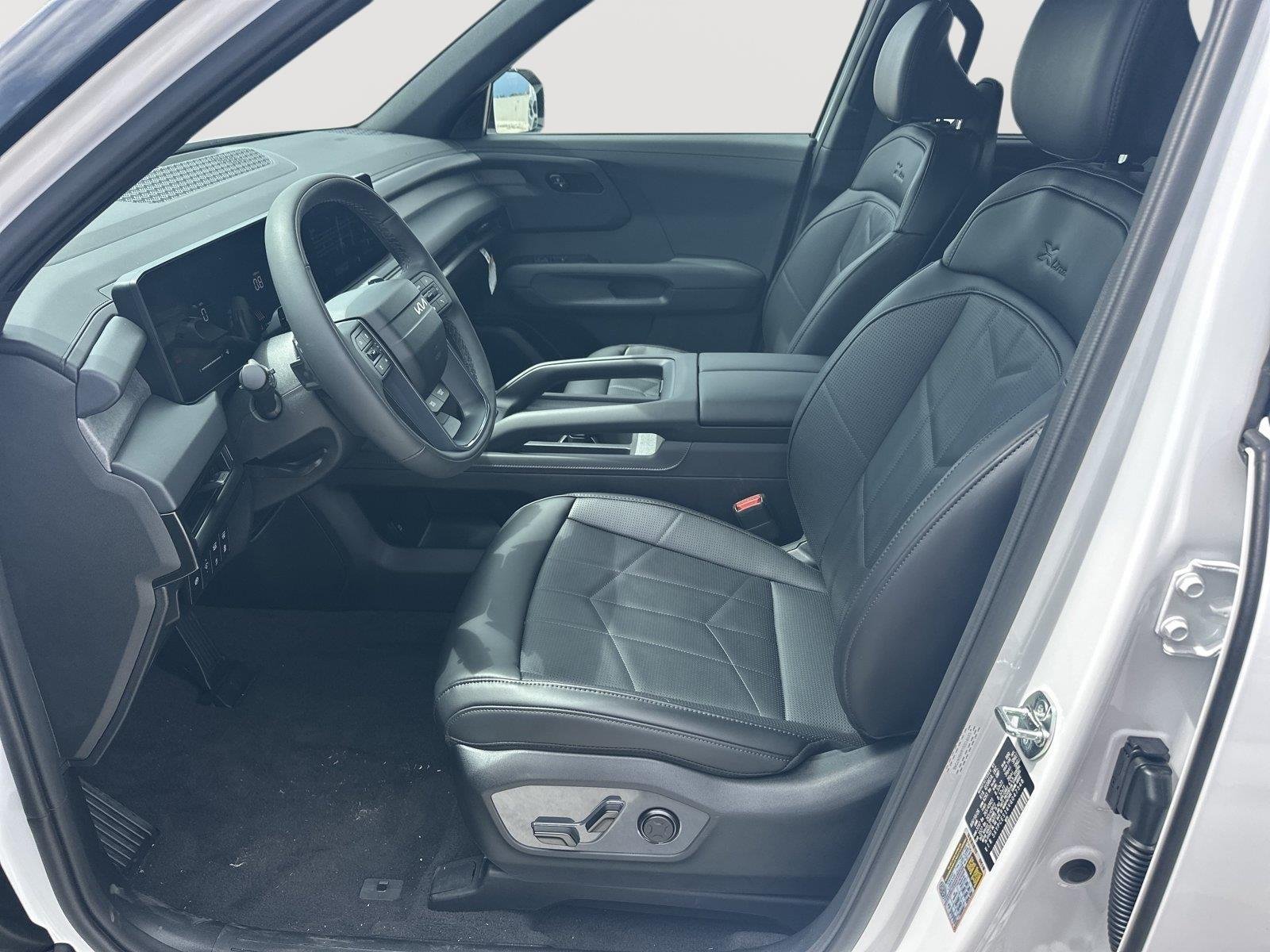 New 2027 Glacial White Pearl Kia X-Line EX image 7