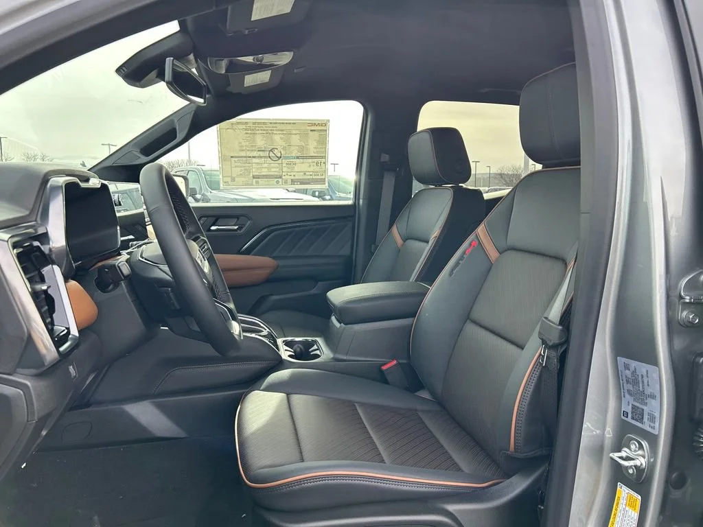 2026 GMC Canyon AT4 - Photo 17