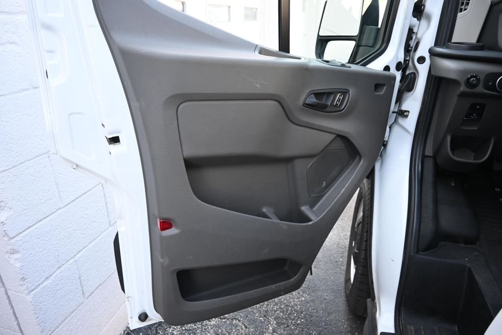 Used 2023 Oxford White Ford Base image 18