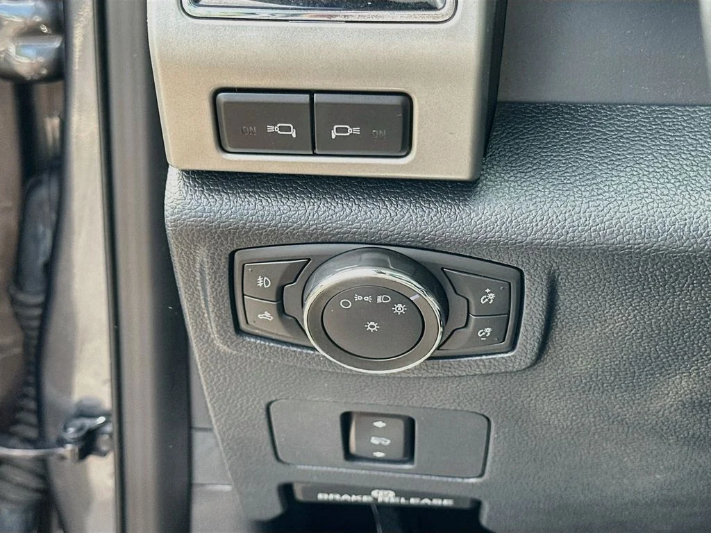 Used 2022 Gray Ford Lariat image 10