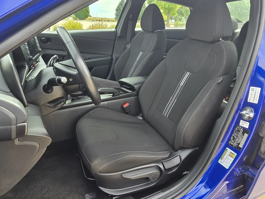 Used 2025 Intense Blue Hyundai SEL Sport image 13