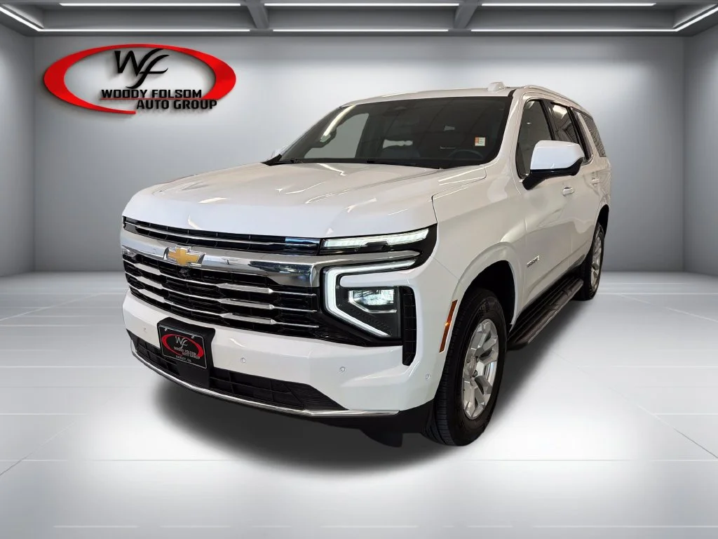Used 2025 White Chevrolet LT image 3