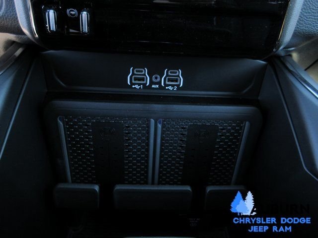 2026 RAM 3500 Laramie - Photo 10