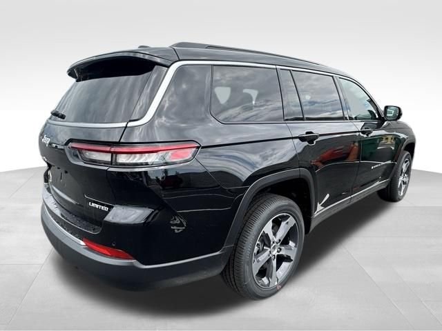 New 2026 Diamond Black Crystal Pearl-Coat Exterior Paint Jeep Limited image 6