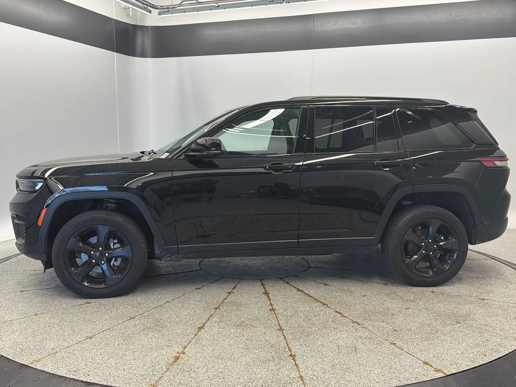 Certified Used 2024 Black Jeep Altitude X image 6