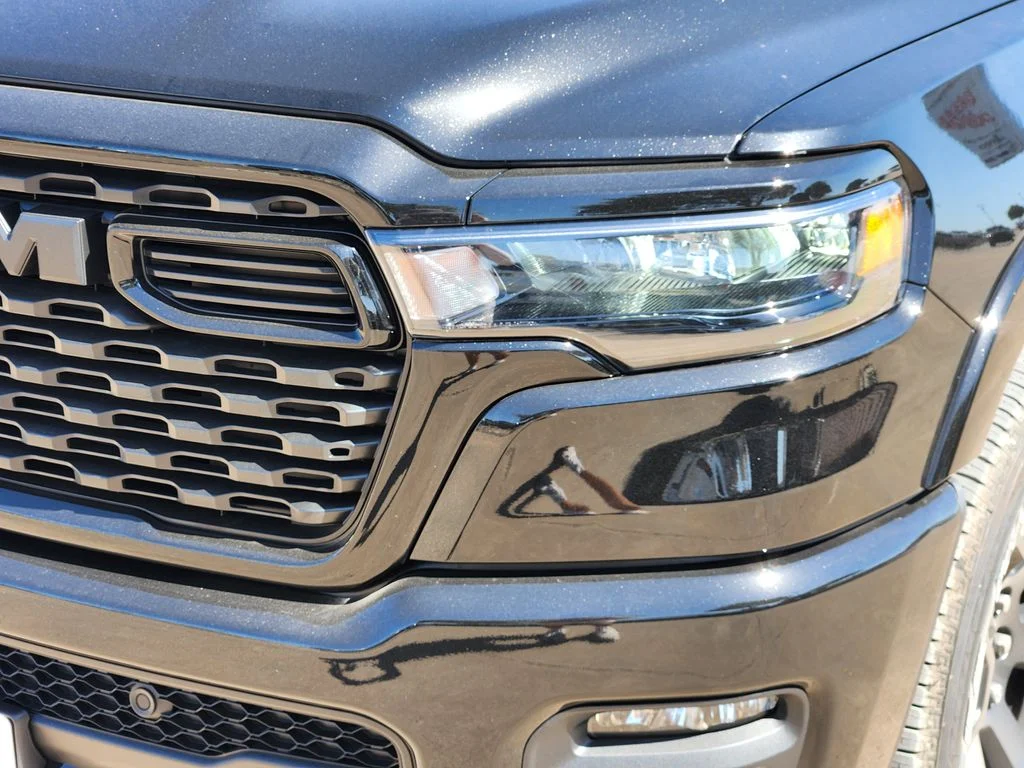 New 2026 Diamond Black Crystal Pearl-Coat Exterior Paint RAM Big Horn/Lone Star image 5