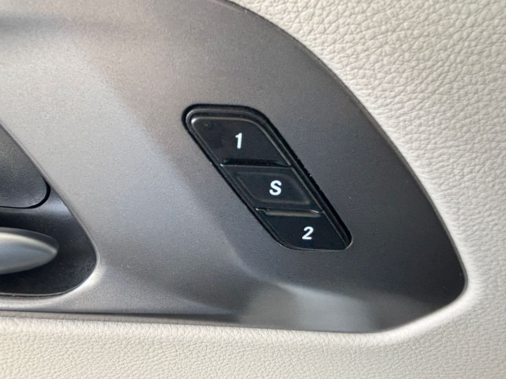 2024 Chrysler Pacifica Touring L - Photo 25