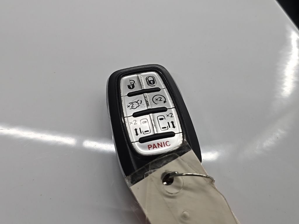 Used 2022 White Chrysler LX image 37