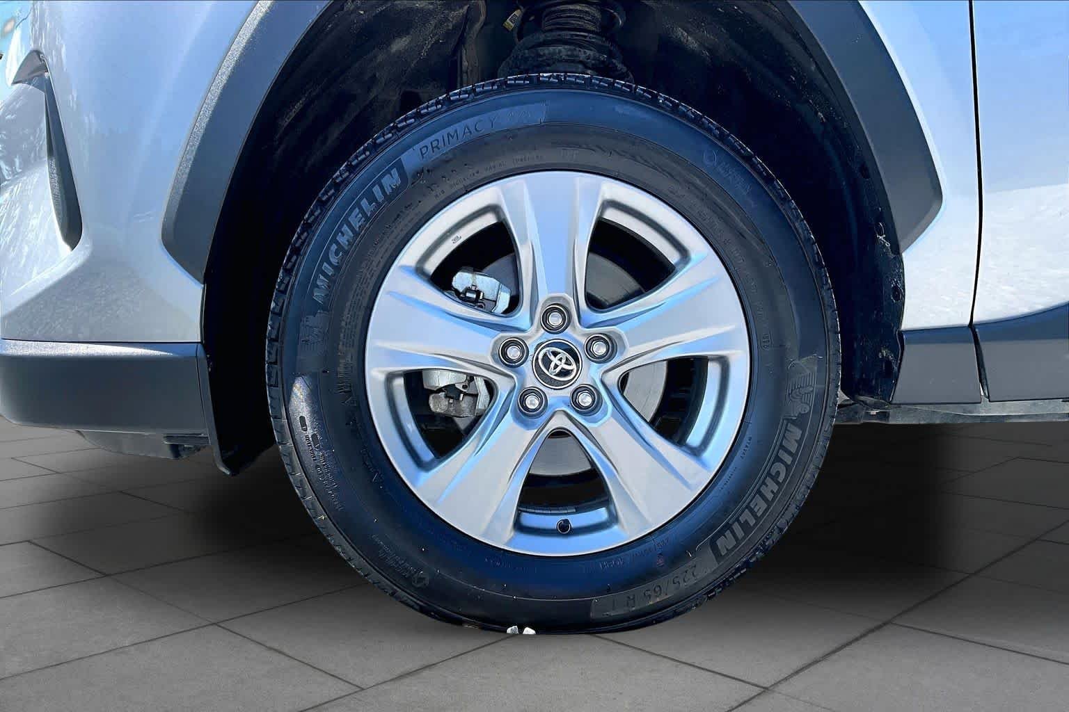 Used 2025 Silver Sky Metallic Toyota XLE image 11