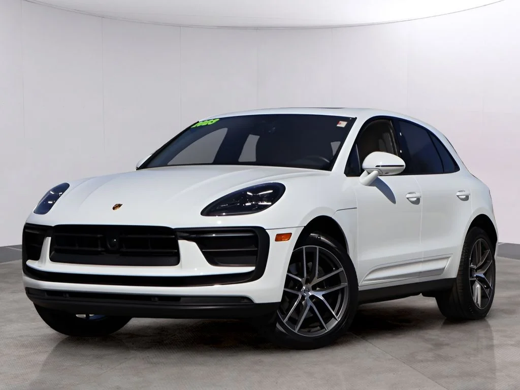 2023 Porsche Macan's photo