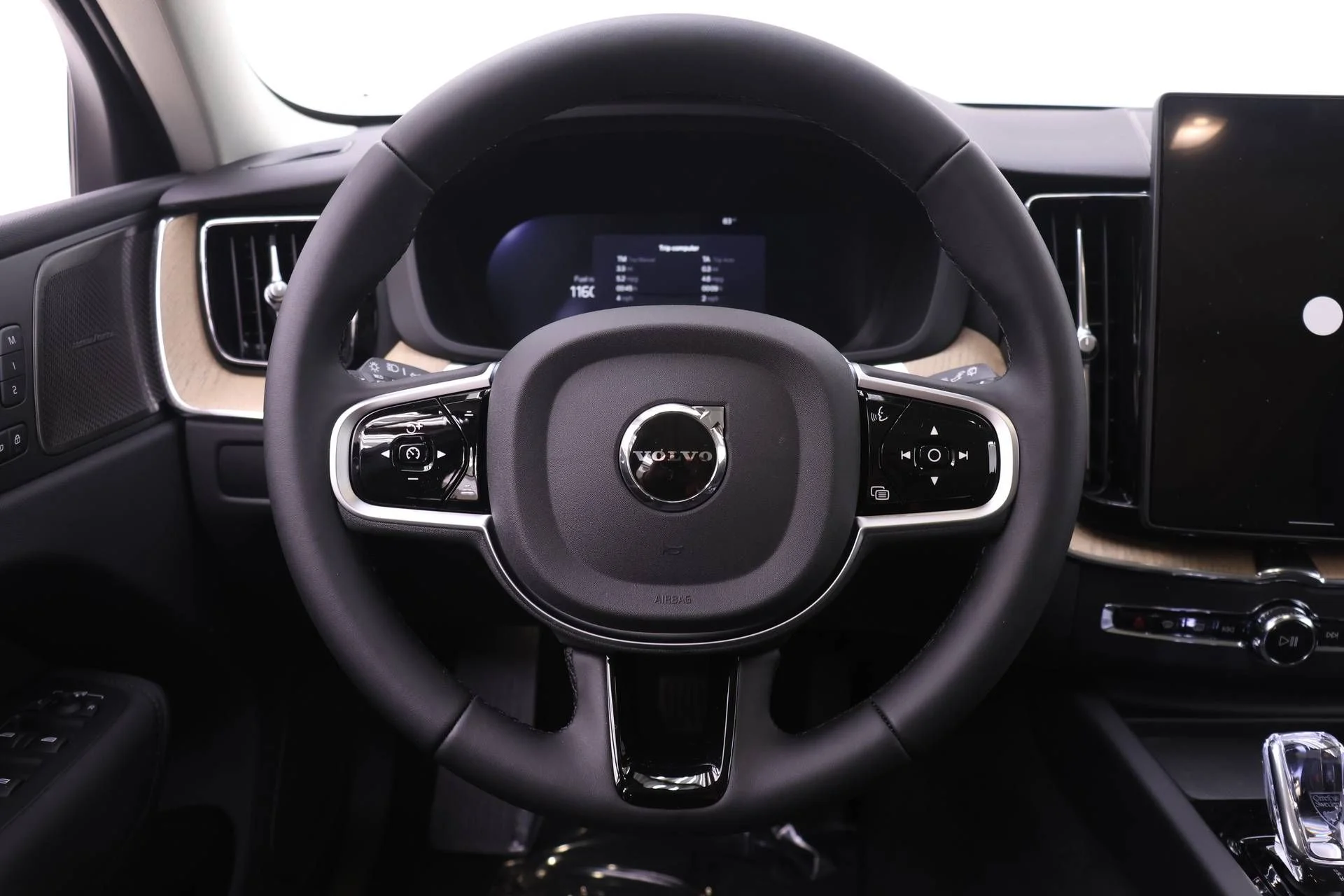New 2026 Crystal White Volvo Plus image 15
