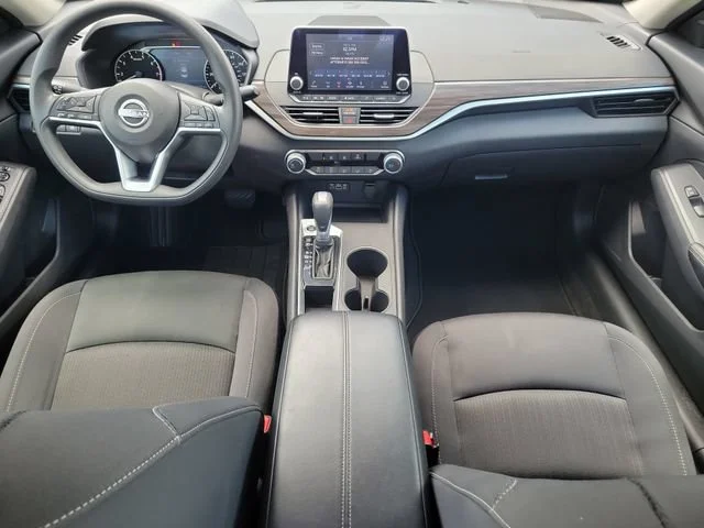 2025 Nissan Altima SV - Photo 12