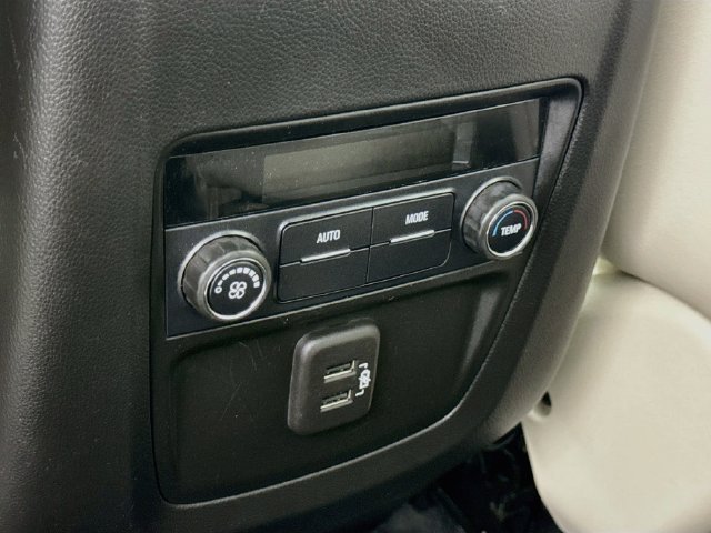 Used 2022 Blue Buick Essence image 25