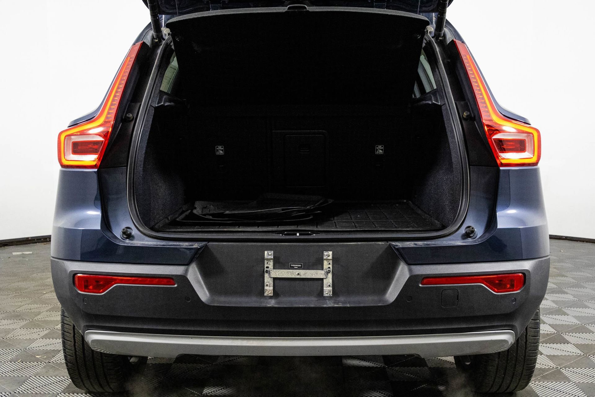 2021 VOLVO XC40 - Image 34