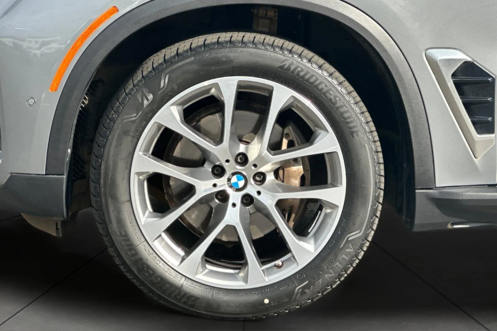Used 2024 Skyscraper Grey Metallic BMW xDrive40i image 26