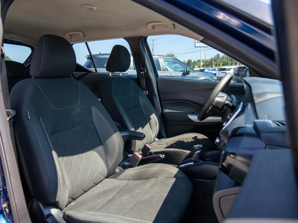 Used 2020 Blue Nissan SV image 21