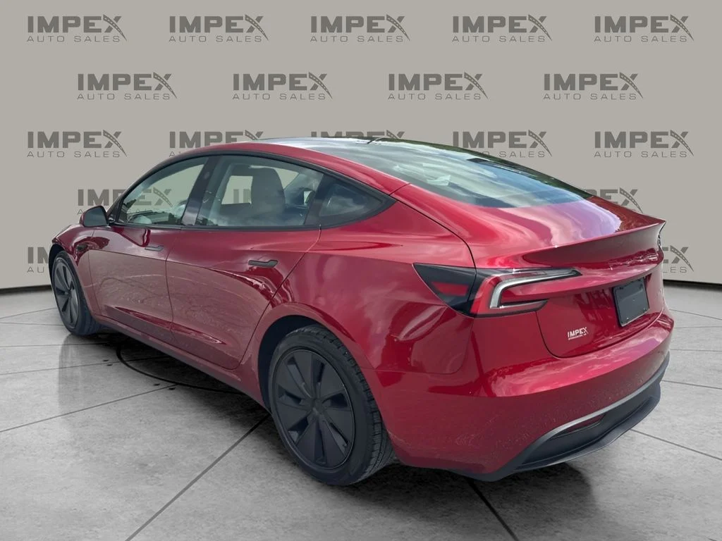 Used 2024  Tesla Long Range image 3