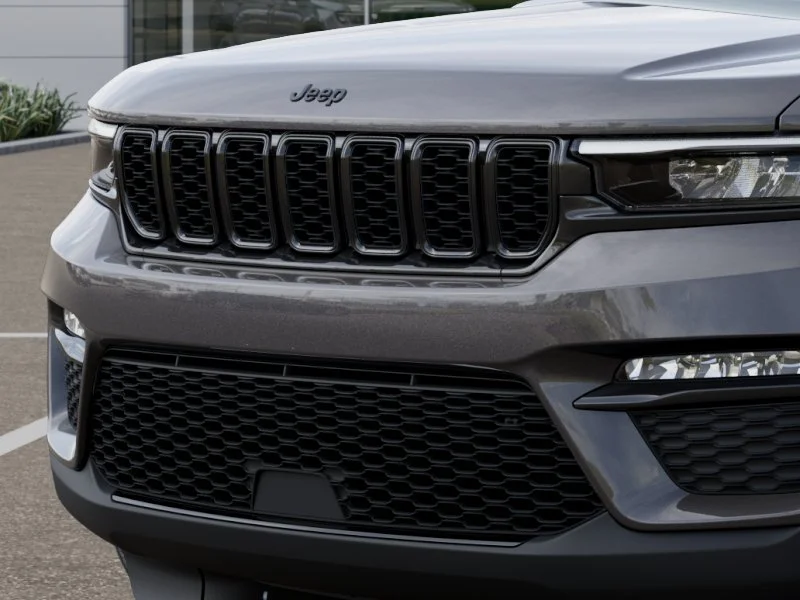 New 2025 Baltic Gray Metallic Clear-Coat Exterior Paint Jeep Limited image 28
