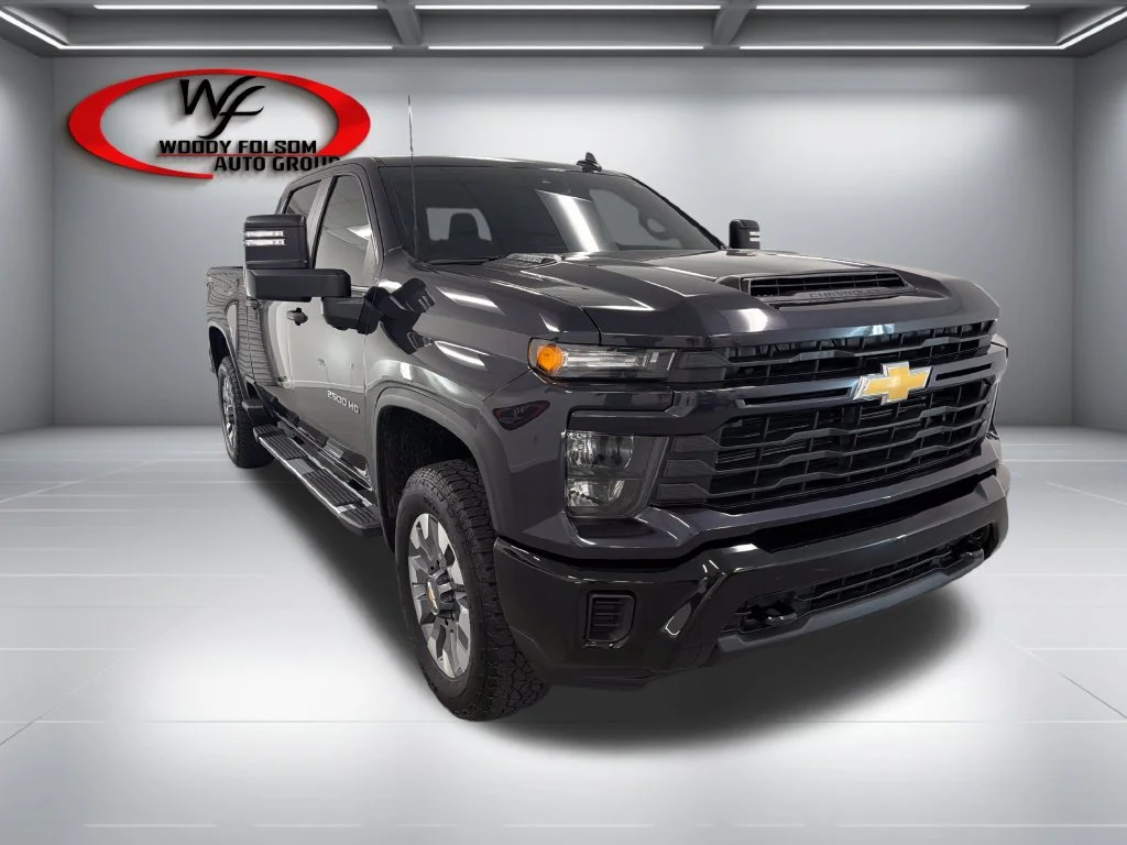 Used 2024 Gray Chevrolet Custom image 3