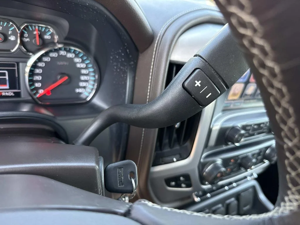 Used 2018 Red GMC SLT image 37