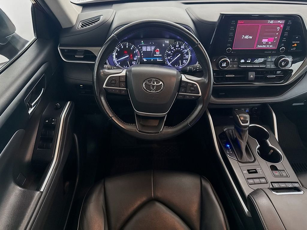 Used 2022 Ruby Flare Pearl Toyota XLE image 22