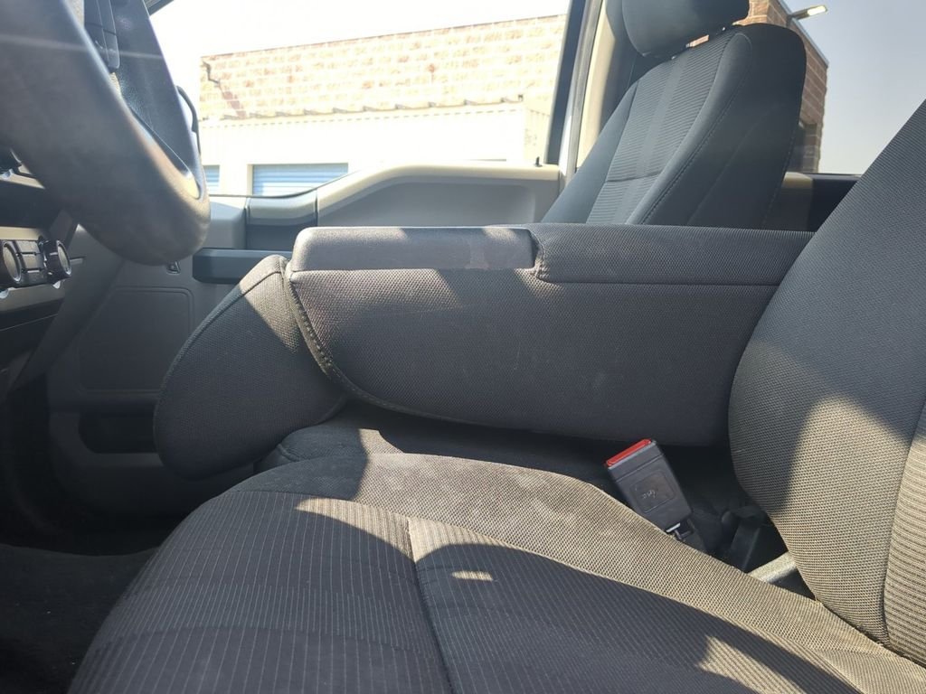 Used 2020 White Ford XL image 23