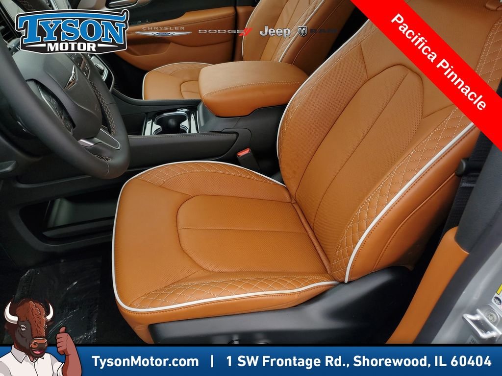 New 2026 Silver Mist Clear-Coat Exterior Paint Chrysler Pinnacle image 18