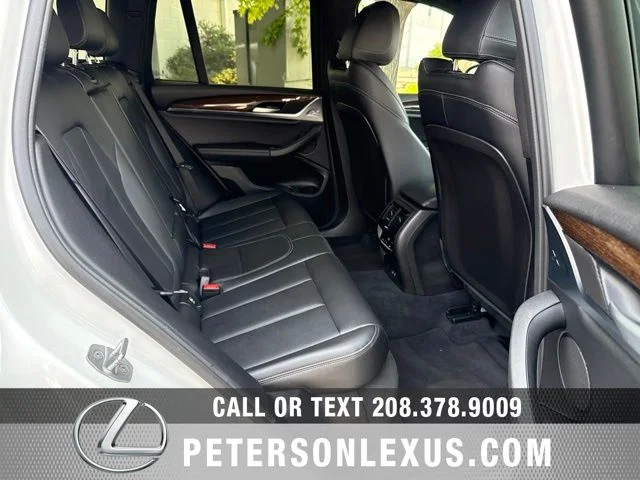 Used 2022  BMW xDrive30i image 18