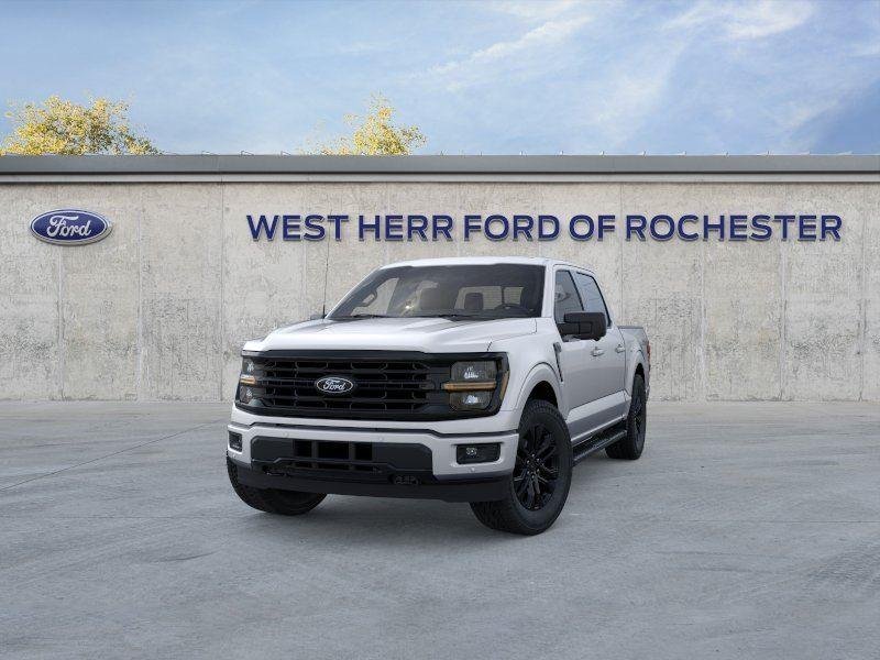 Used 2026 Iconic Silver Ford XLT image 3