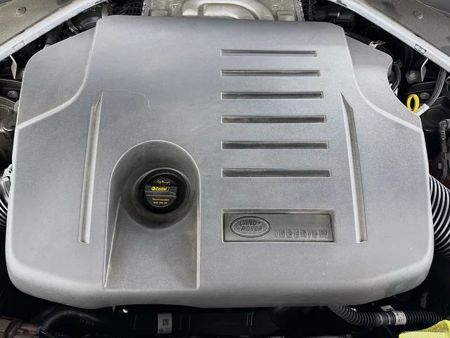 Certified Used 2023 Black Land Rover SE Dynamic image 32