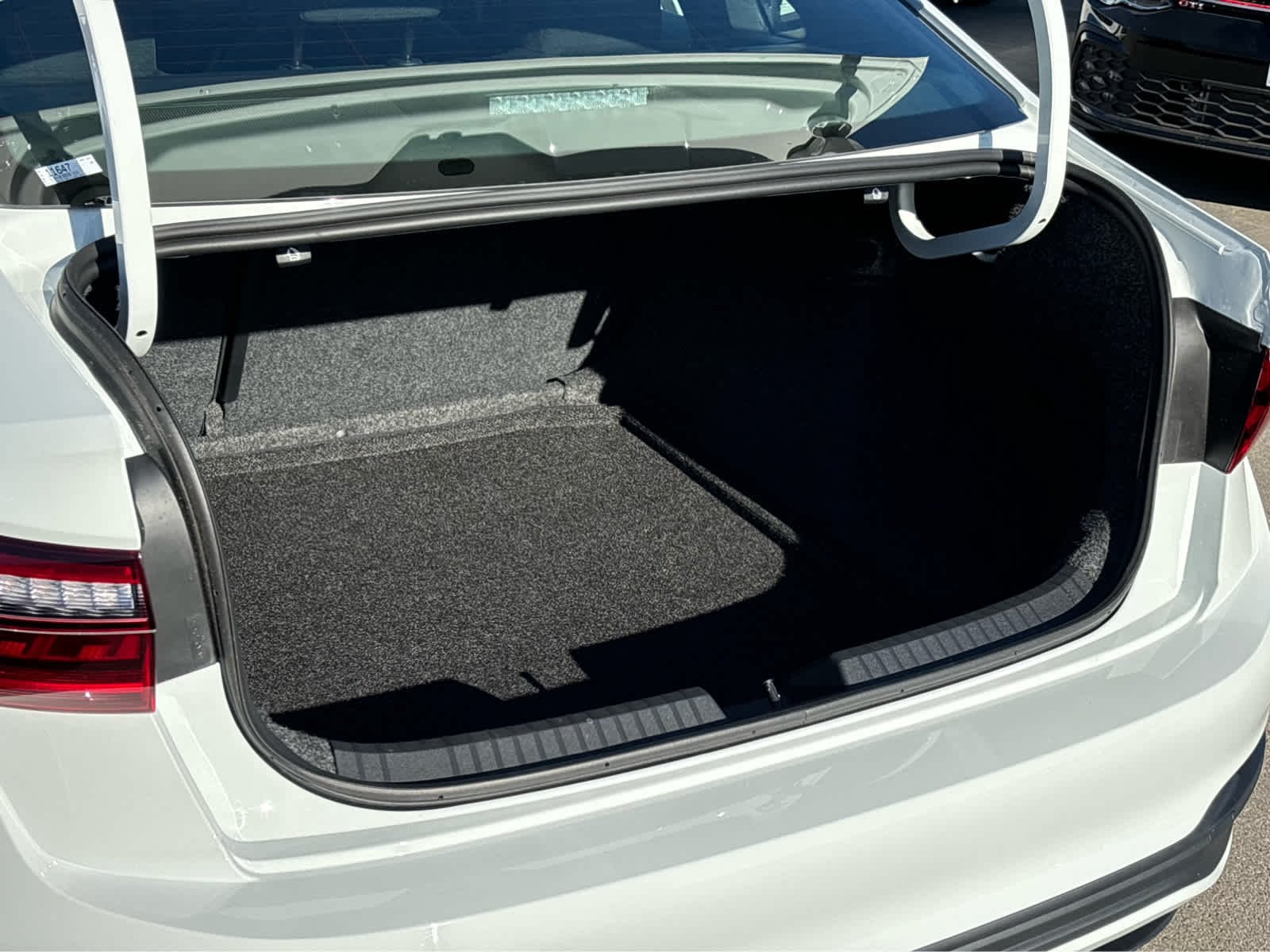 2025 Volkswagen Jetta Sport - Photo 15