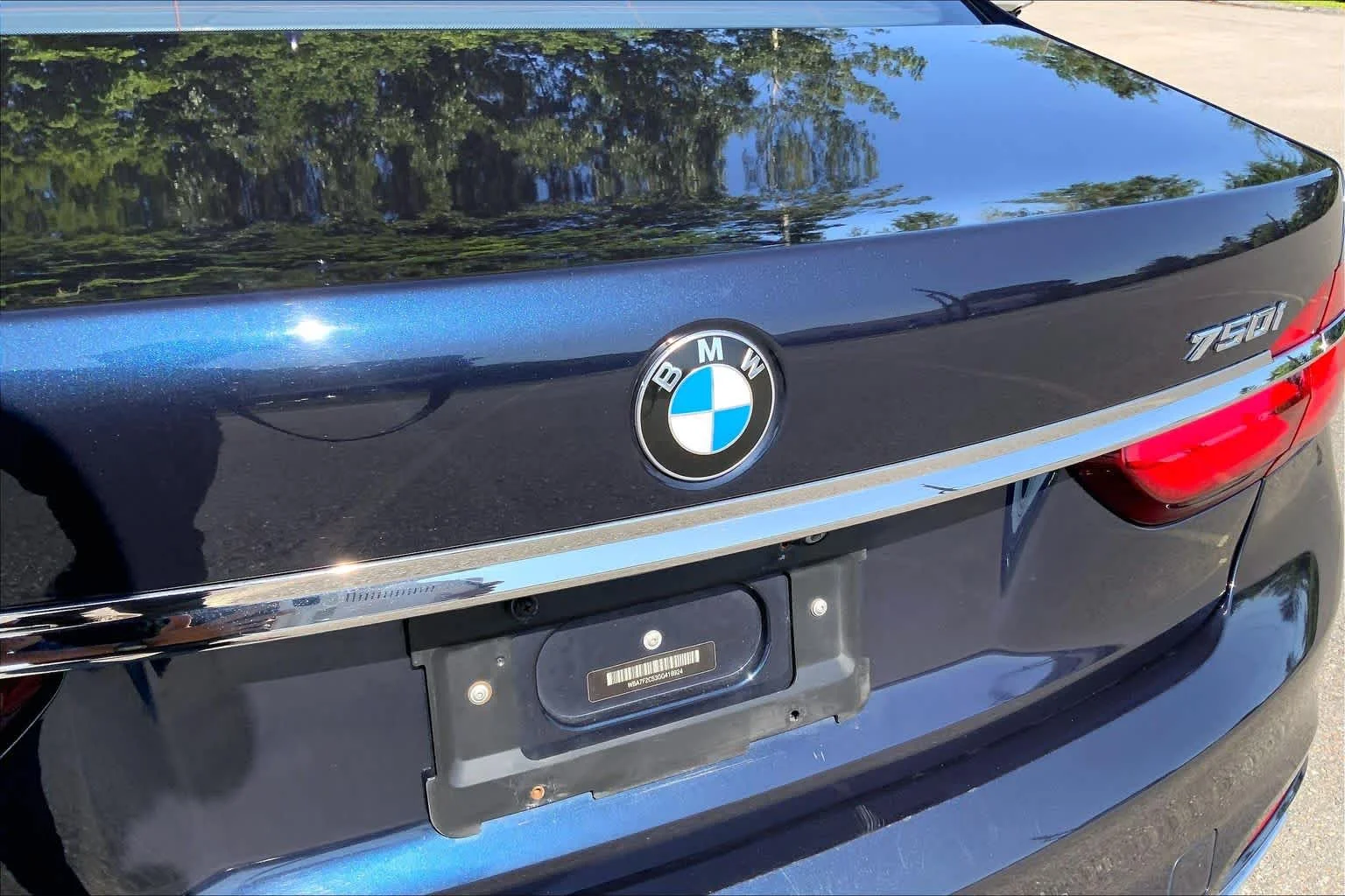Used 2016 Imperial Blue Metallic BMW 750i xDrive image 33
