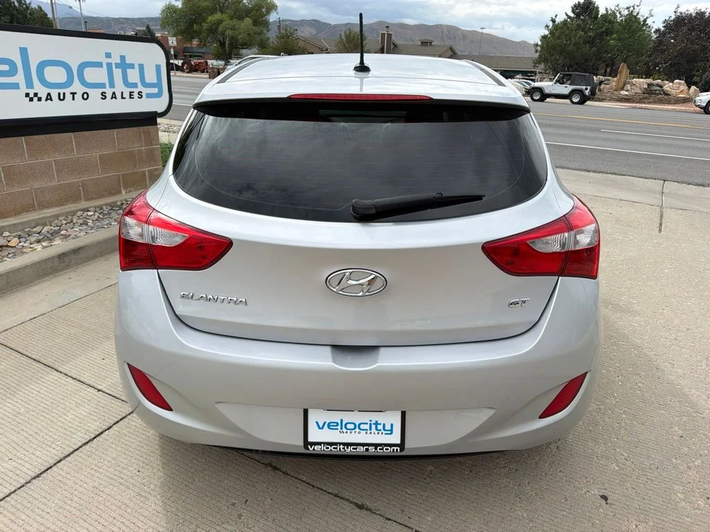 Used 2016 Silver Hyundai Base image 6