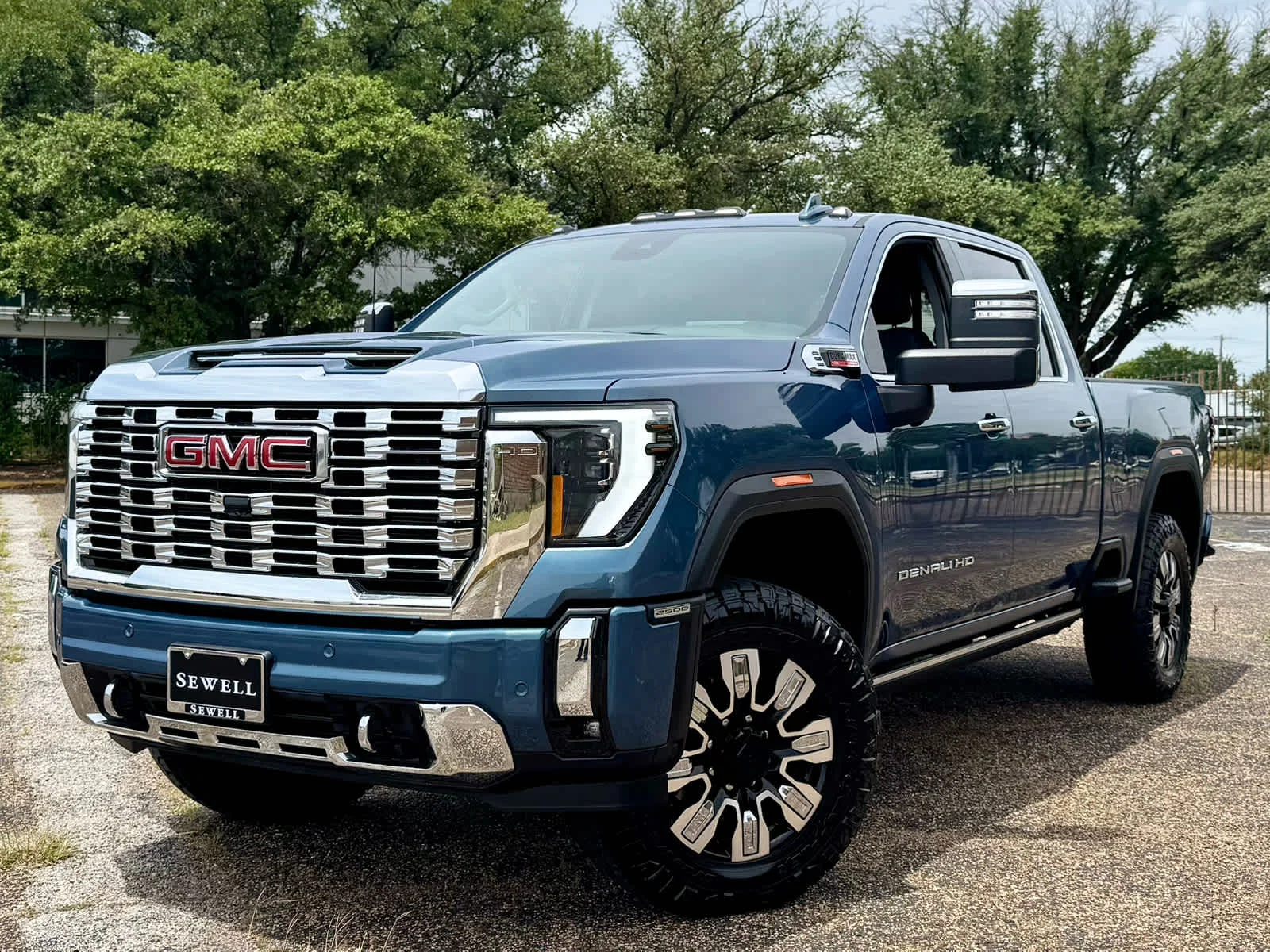 2025 GMC Sierra 4WD Crew Cab Standard Box Denali's photo