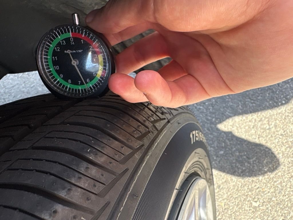 Used 2013  Honda Base image 14