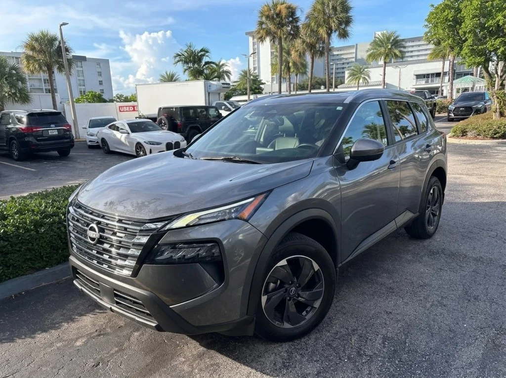 Used 2025 Gray Nissan SV image 1