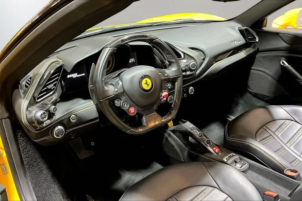 Used 2018 Giallo Modena Ferrari  image 15