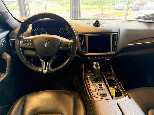 Used 2021 Gray Maserati Base image 14
