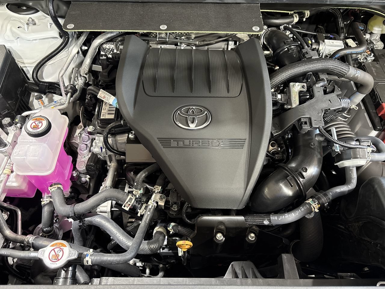 New 2026 Wind Chill Pearl <sup>1</sup> Toyota  XSE image 28