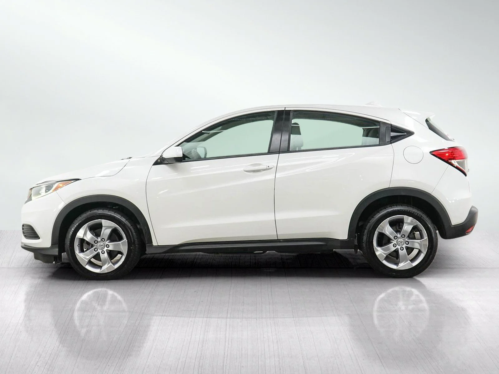 Used 2020 Honda HR-V LX with VIN 3CZRU6H33LM727447 for sale in Burnsville, Minnesota