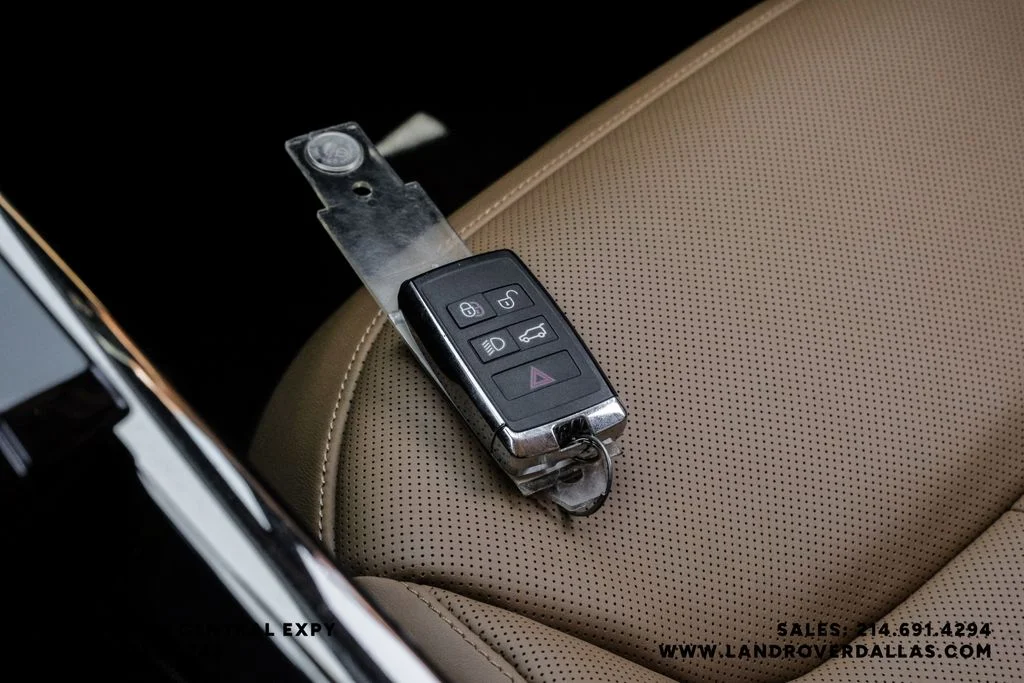 Certified Used 2024 SV Bespoke Match to Sample in Gloss Finish Land Rover Autobiography image 61