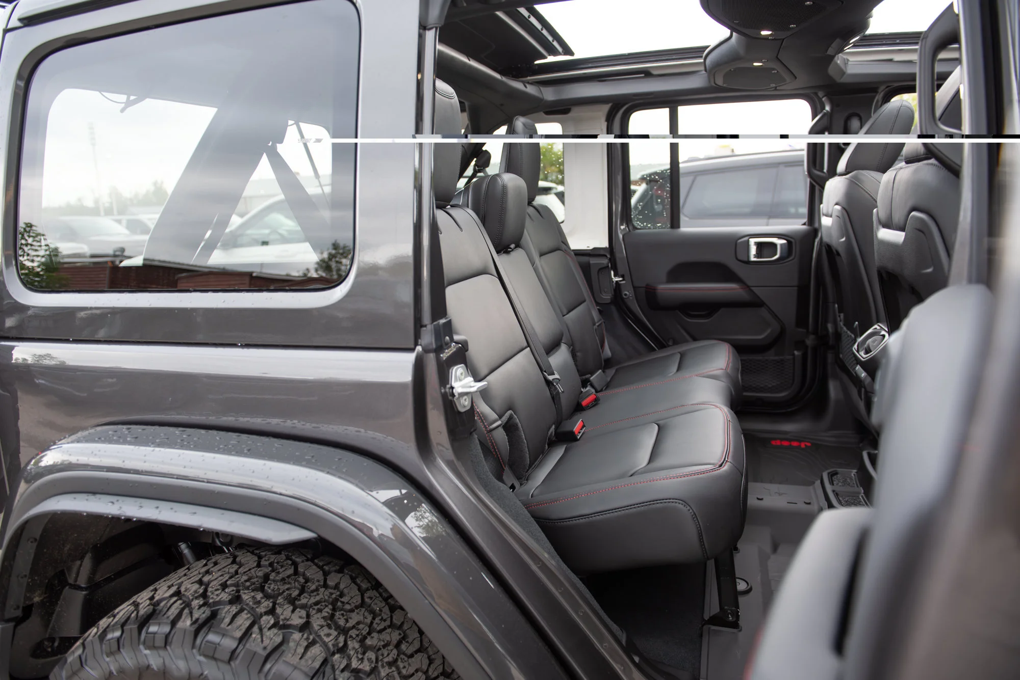 New 2027 Grey Jeep Rubicon X* 4 Door 4x4, Sky One-Touch Pwr Top, Nappa Leather, 35 Inch Tires image 31