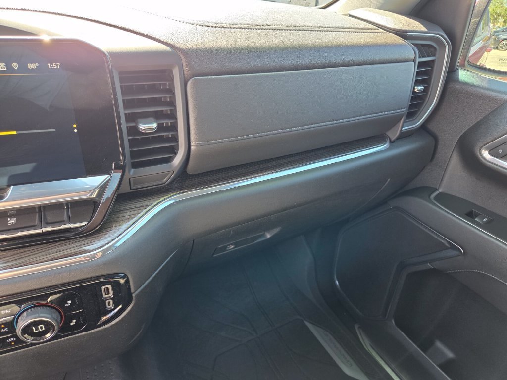 Used 2023 RADIANT RED TINTCOAT Chevrolet LT image 25