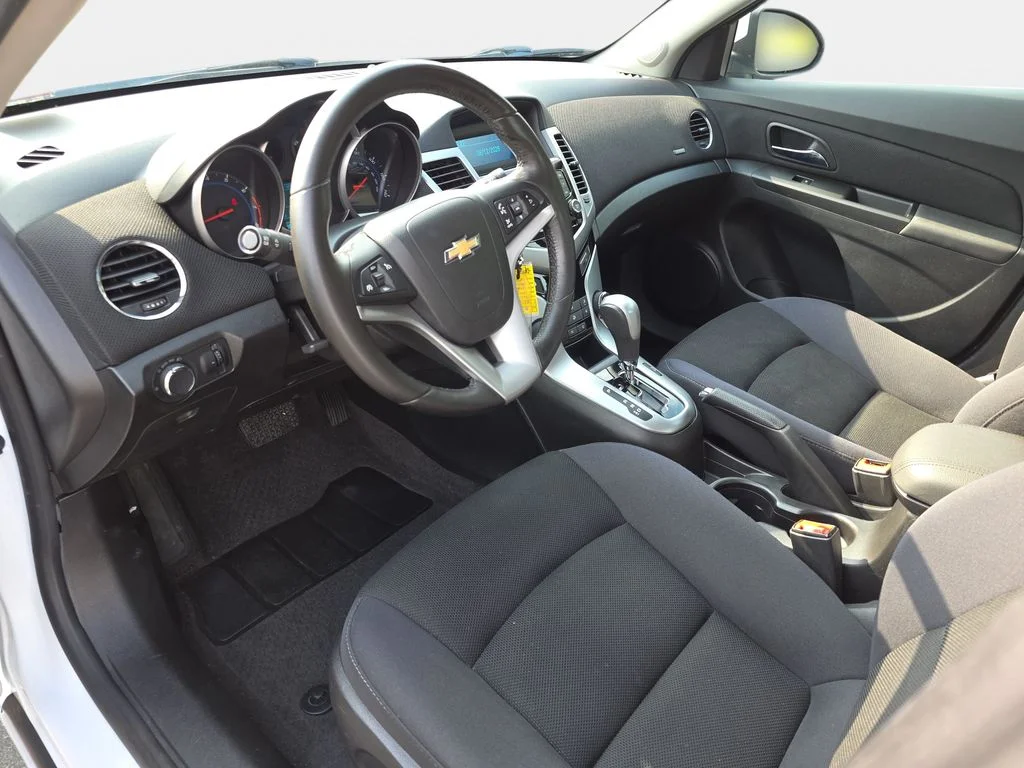 Used 2014 Summit White Chevrolet 1LT image 16