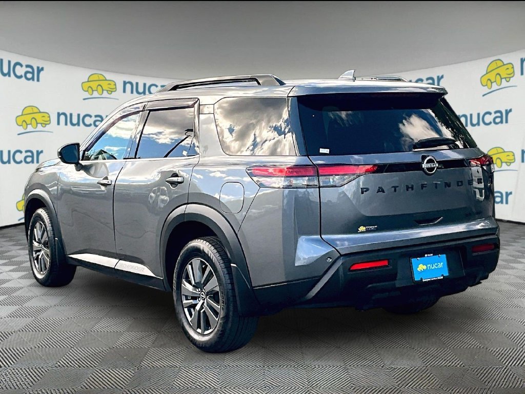 Used 2024 Gray Nissan SV image 4