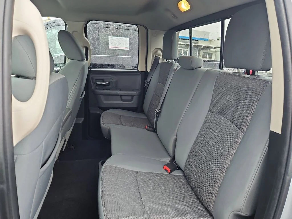 Used 2016 Bright Silver Clearcoat Metallic Ram Big Horn image 23