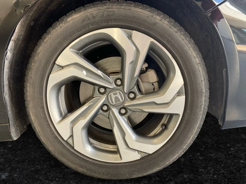 Used 2019 Black Honda EX-L image 27