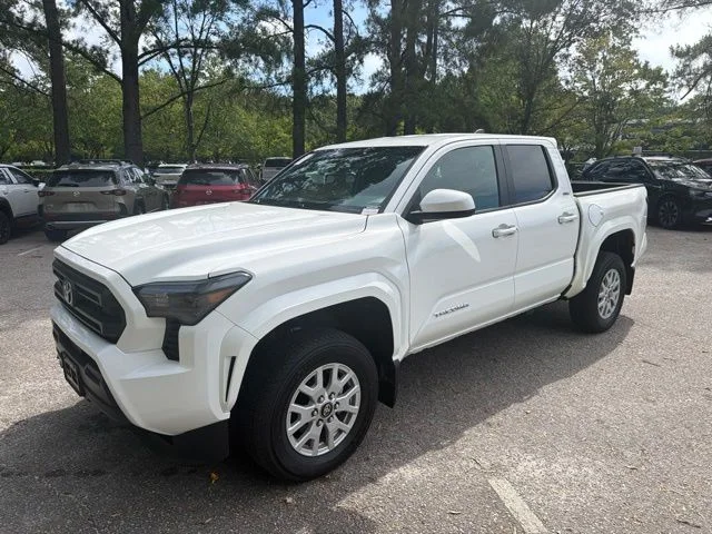 Used 2025 White Toyota SR5 image 1