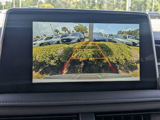 Used 2022 Summit White GMC SLE image 17